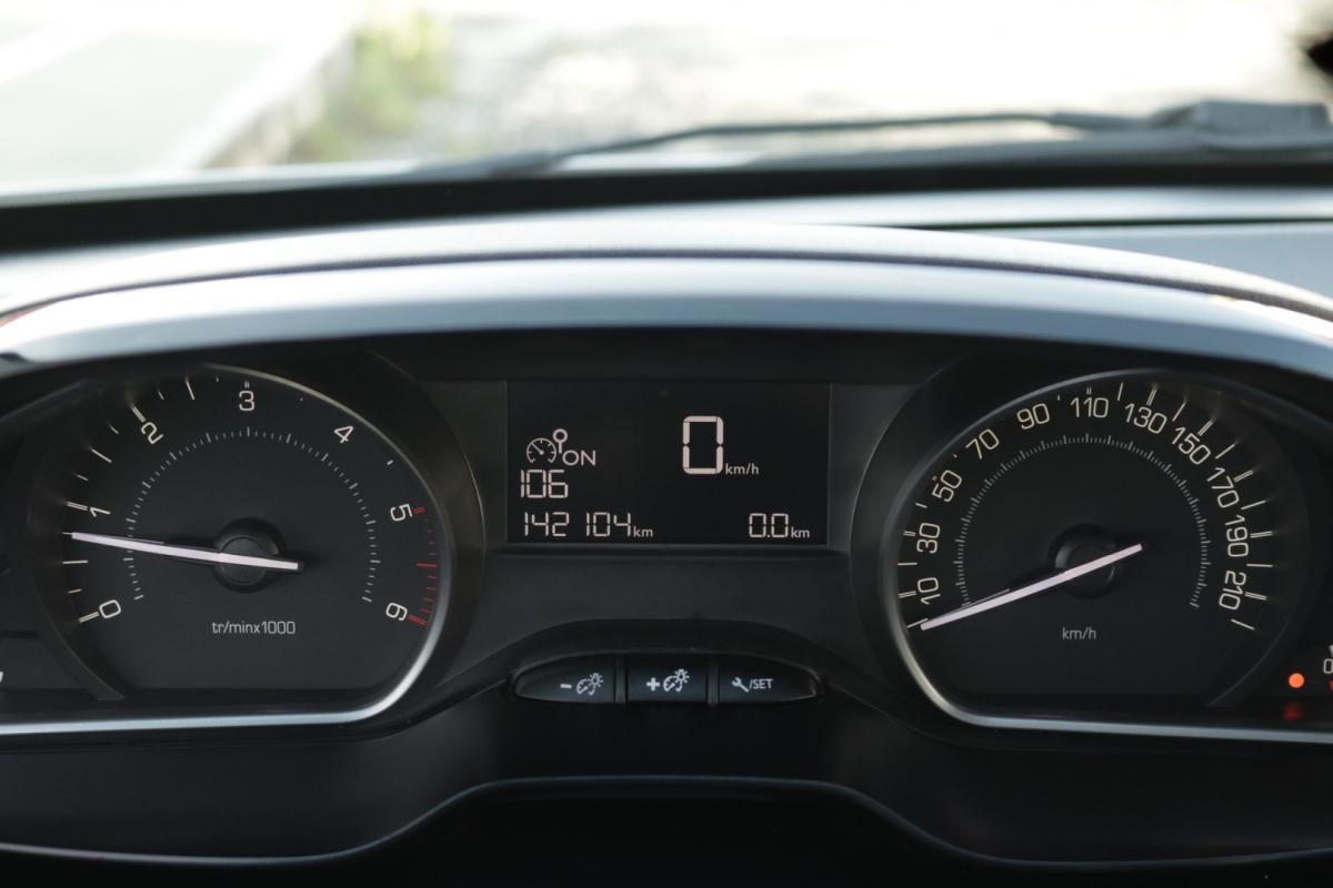 peugeot-208-2018-diesel-1600cc