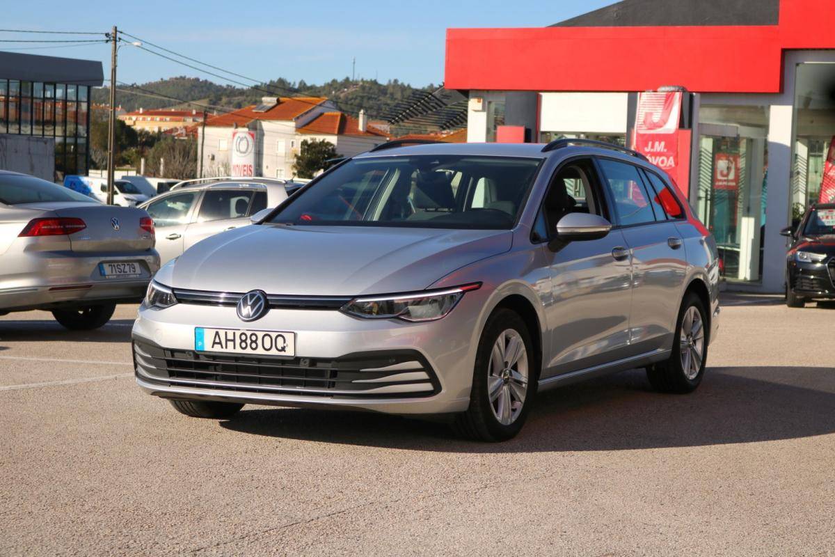 volkswagen-golf-variant-2021-diesel-2000cc