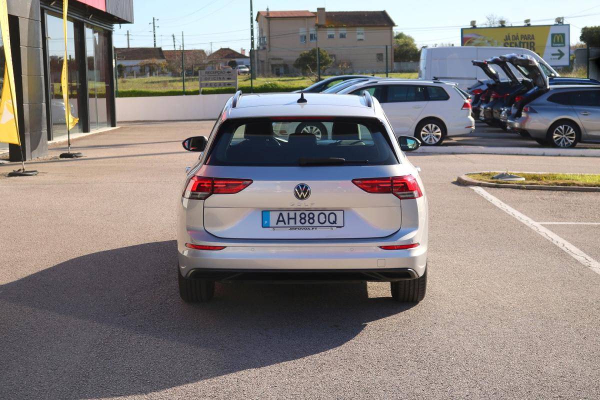 volkswagen-golf-variant-2021-diesel-2000cc