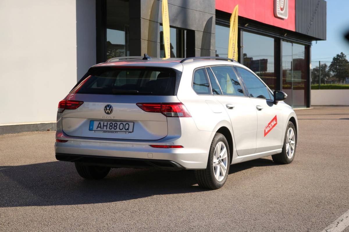 volkswagen-golf-variant-2021-diesel-2000cc