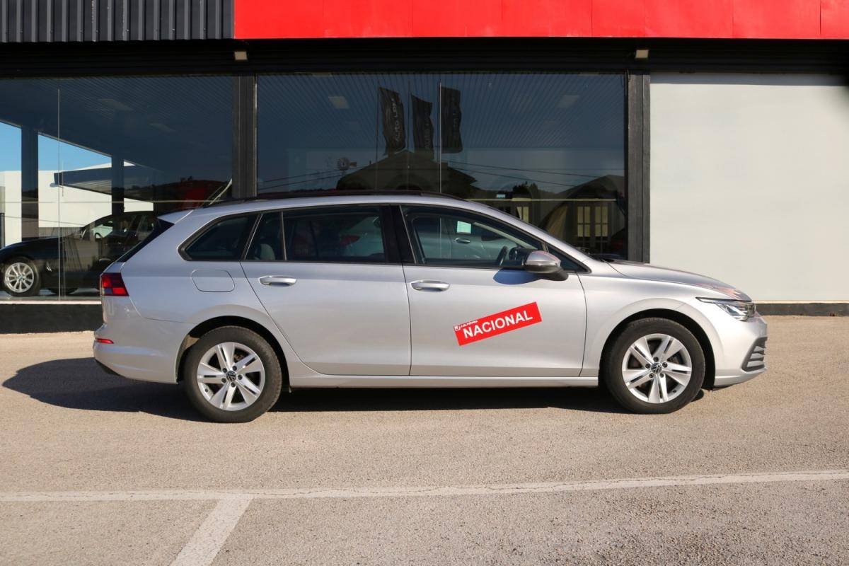 volkswagen-golf-variant-2021-diesel-2000cc