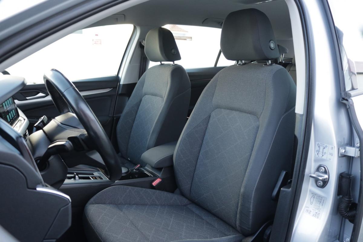 volkswagen-golf-variant-2021-diesel-2000cc