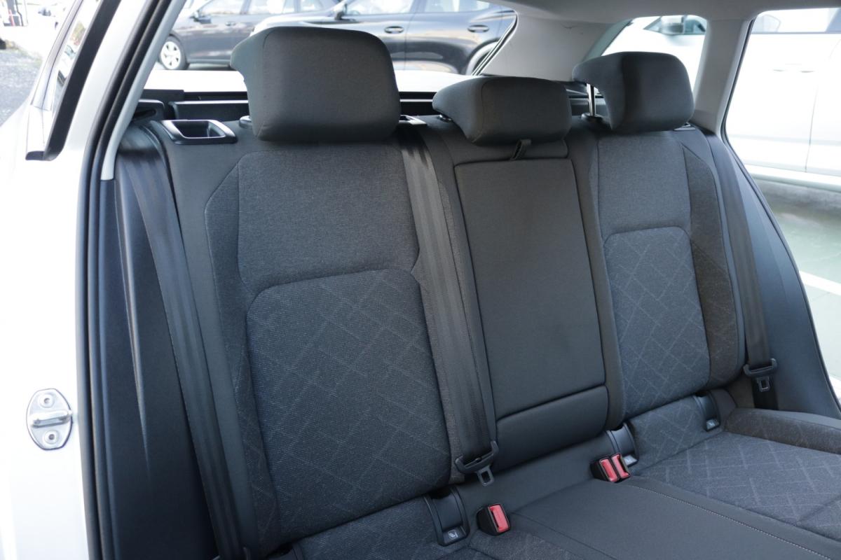 volkswagen-golf-variant-2021-diesel-2000cc