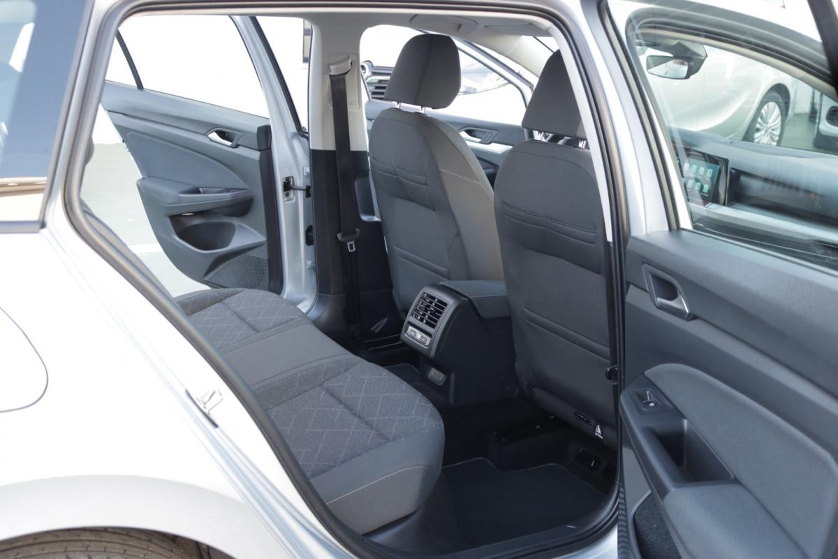 volkswagen-golf-variant-2021-diesel-2000cc