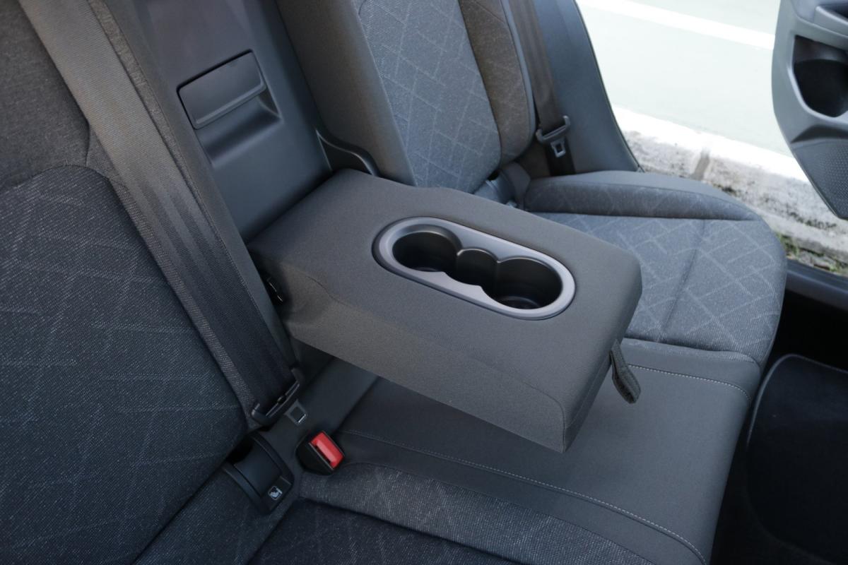 volkswagen-golf-variant-2021-diesel-2000cc