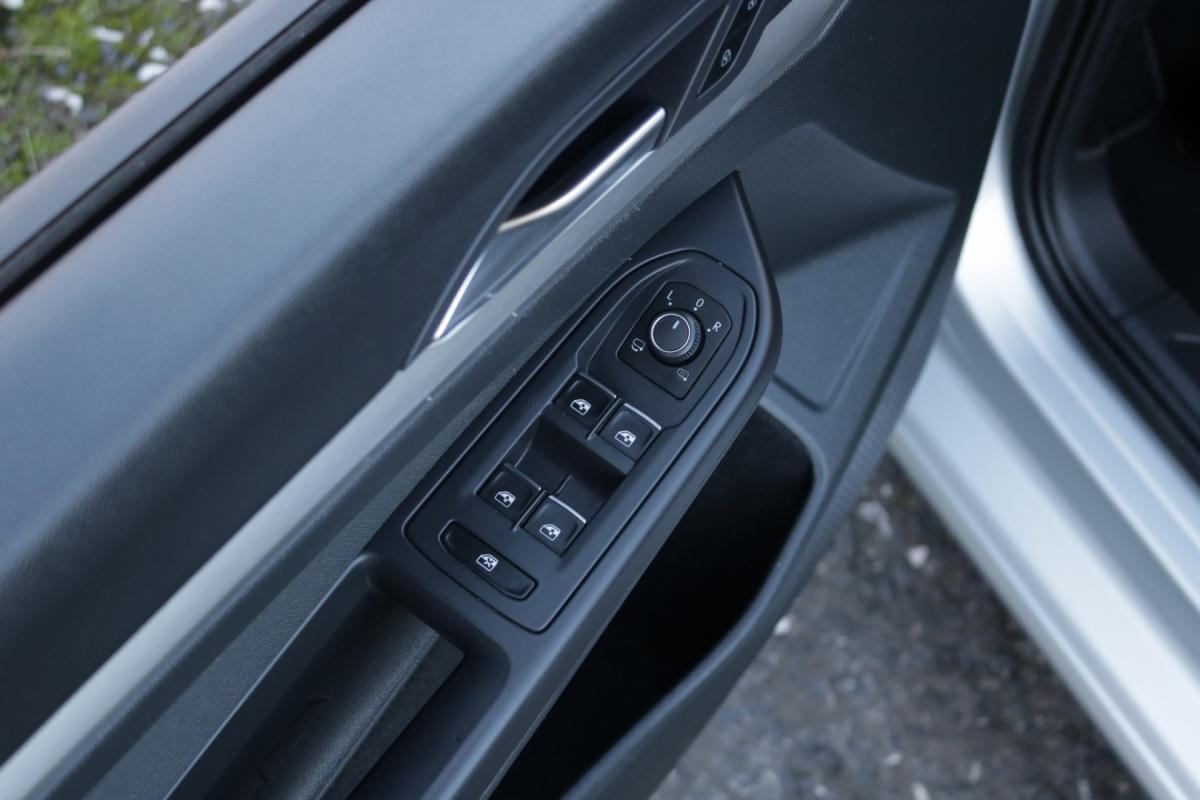 volkswagen-golf-variant-2021-diesel-2000cc