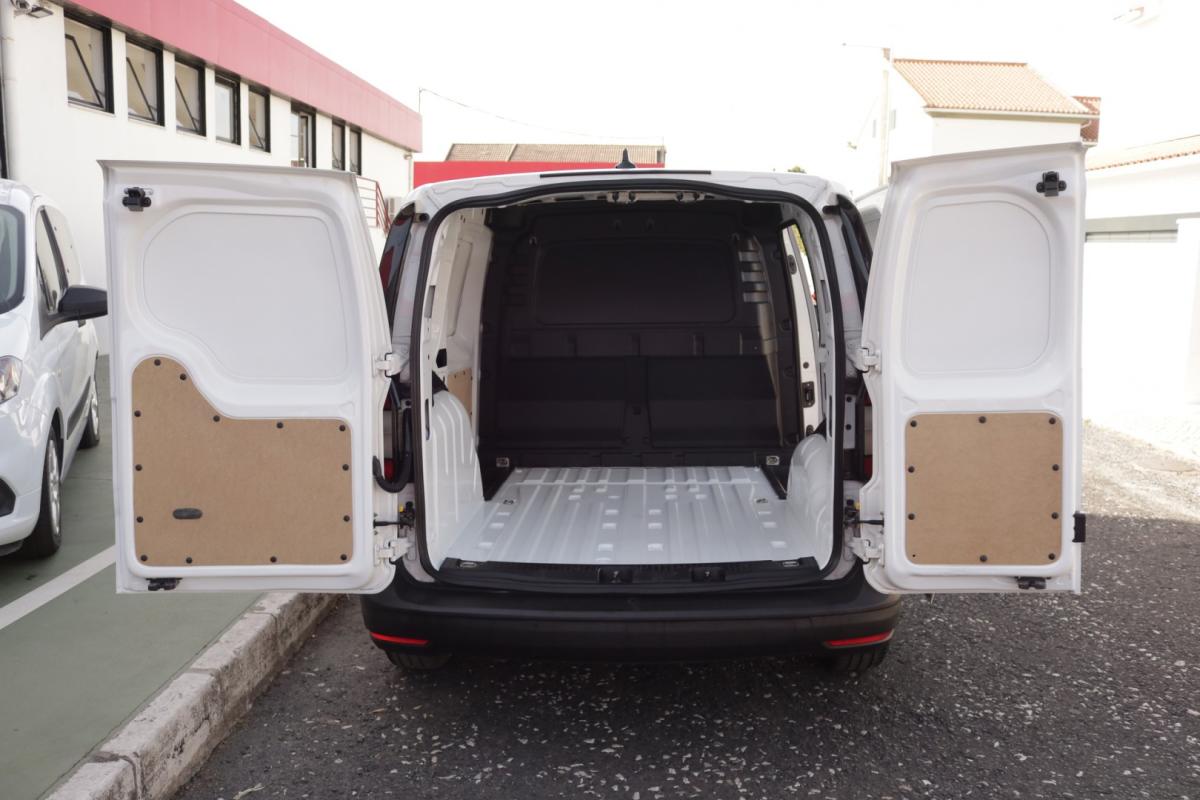 volkswagen-caddy-2023-diesel-2000cc