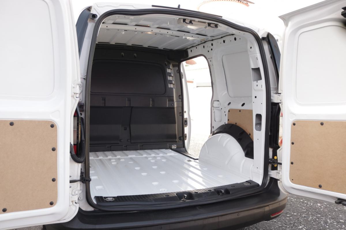 volkswagen-caddy-2023-diesel-2000cc