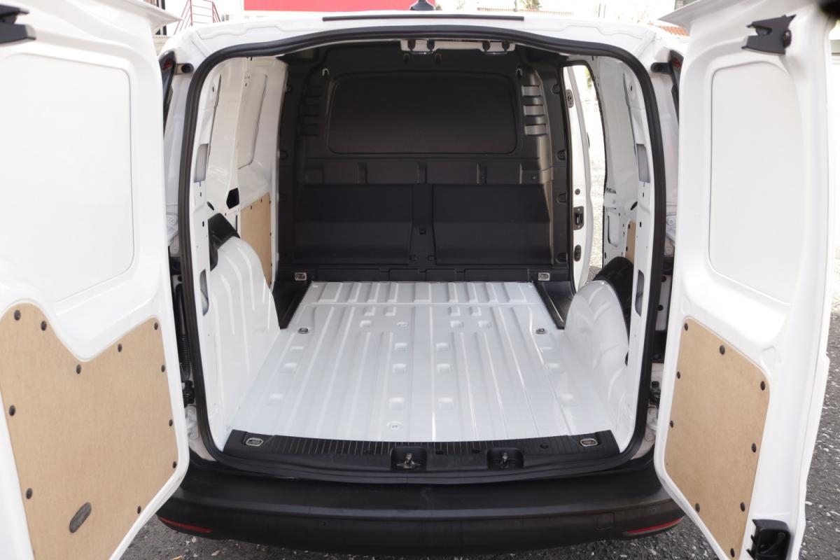volkswagen-caddy-2023-diesel-2000cc