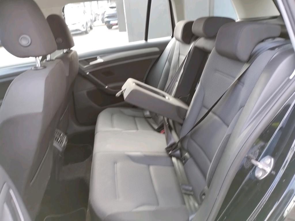 volkswagen-golf-variant-2020-diesel-1600cc