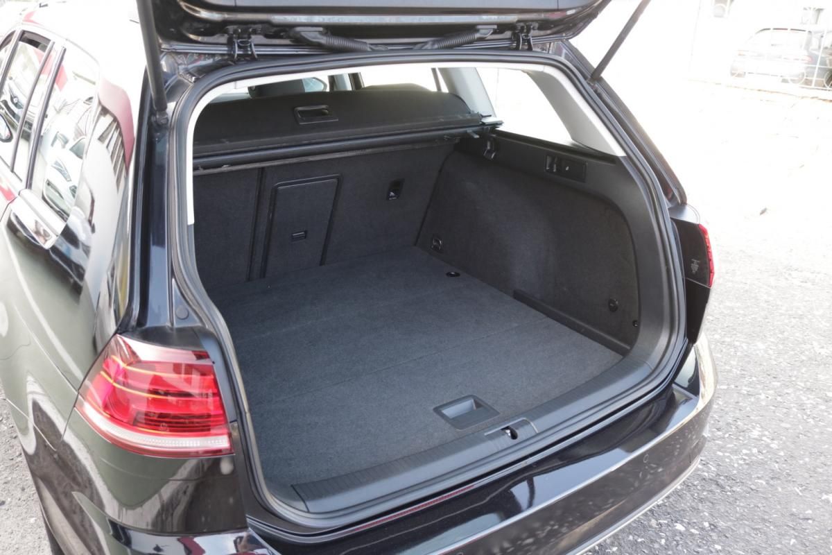 volkswagen-golf-variant-2020-diesel-1600cc