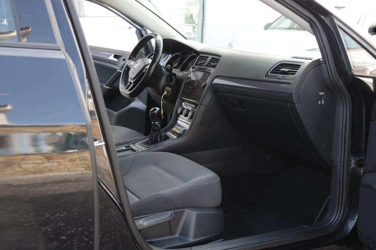 volkswagen-golf-variant-2020-diesel-1600cc