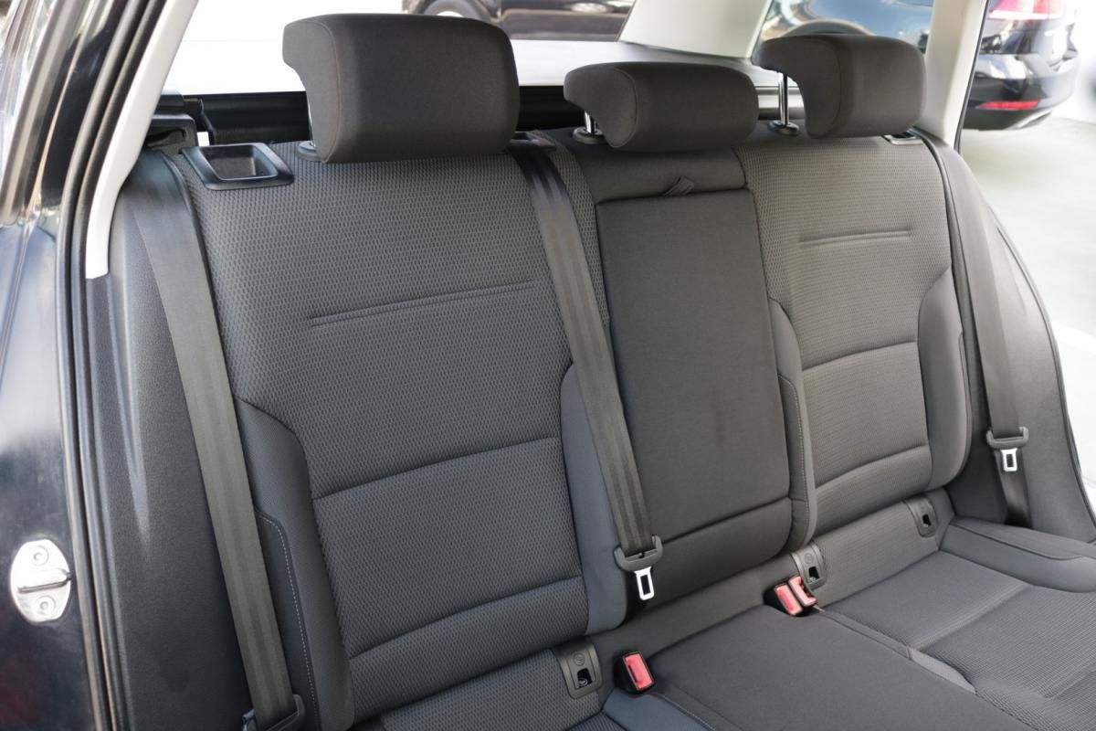 volkswagen-golf-variant-2020-diesel-1600cc