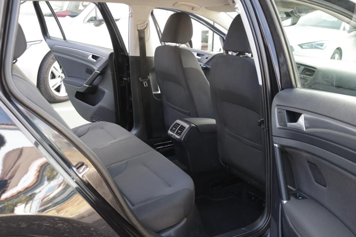 volkswagen-golf-variant-2020-diesel-1600cc