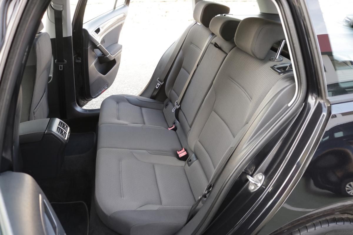 volkswagen-golf-variant-2020-diesel-1600cc