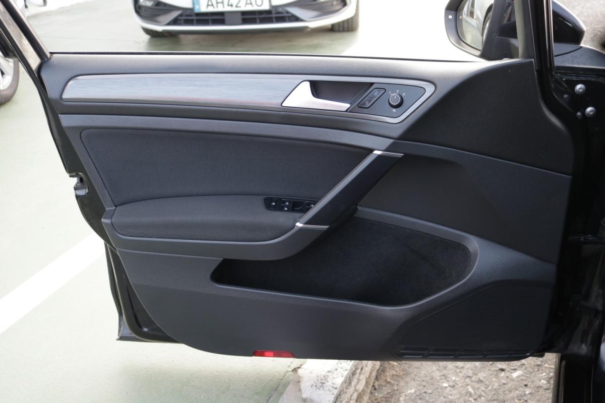 volkswagen-golf-variant-2020-diesel-1600cc