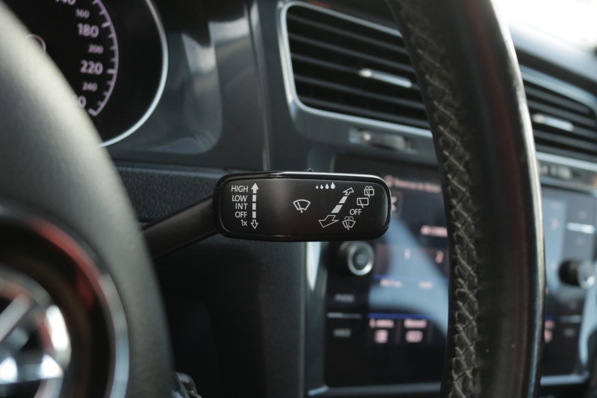 volkswagen-golf-variant-2020-diesel-1600cc