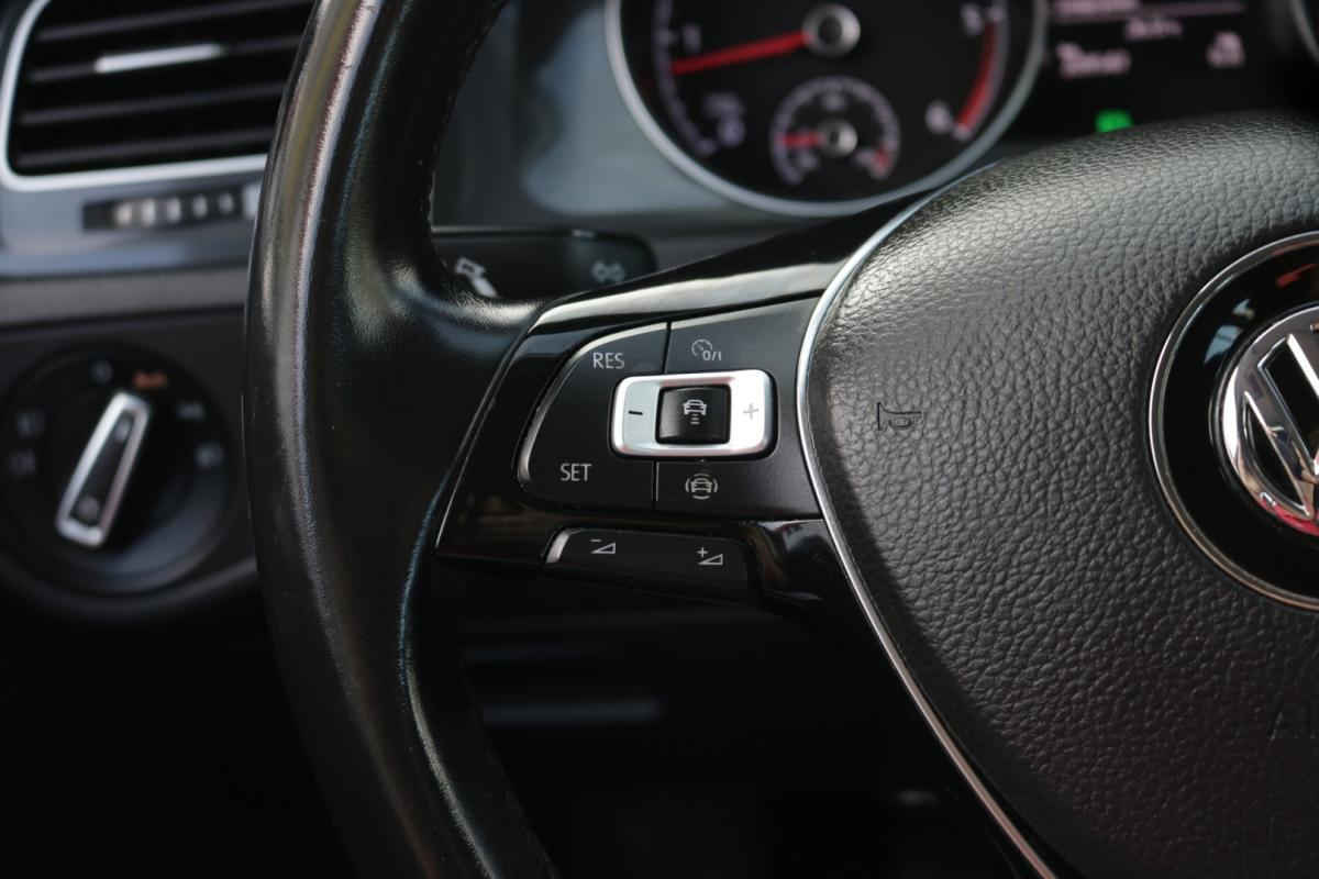 volkswagen-golf-variant-2020-diesel-1600cc