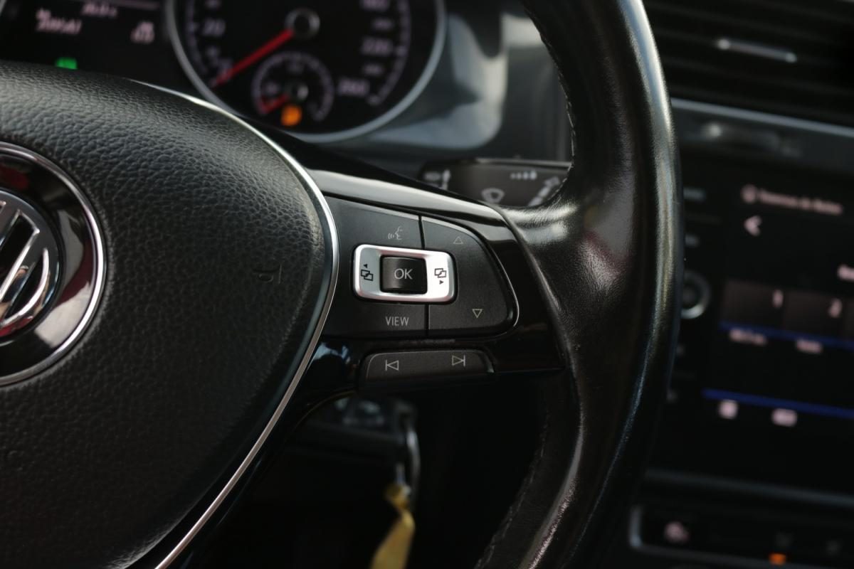 volkswagen-golf-variant-2020-diesel-1600cc