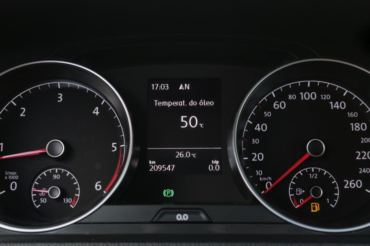 volkswagen-golf-variant-2020-diesel-1600cc