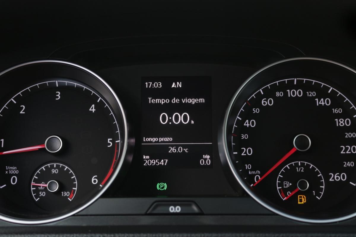 volkswagen-golf-variant-2020-diesel-1600cc