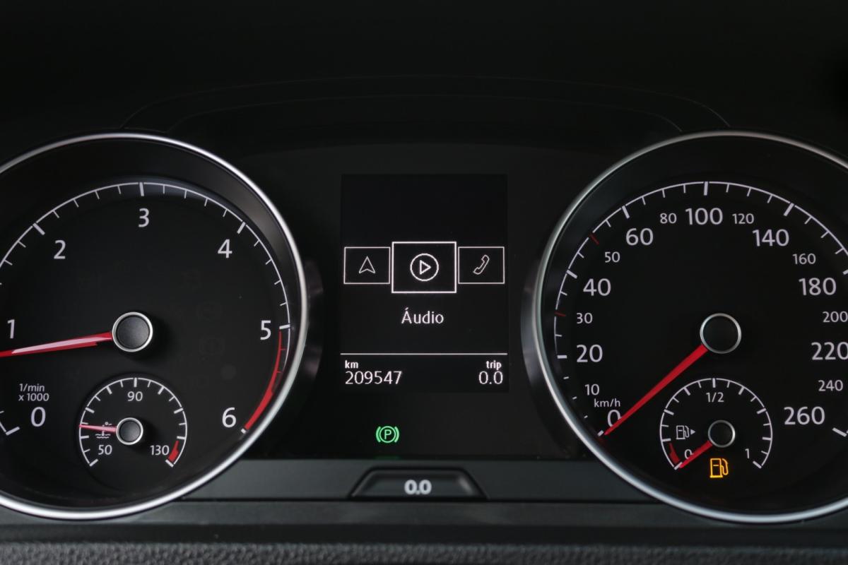 volkswagen-golf-variant-2020-diesel-1600cc