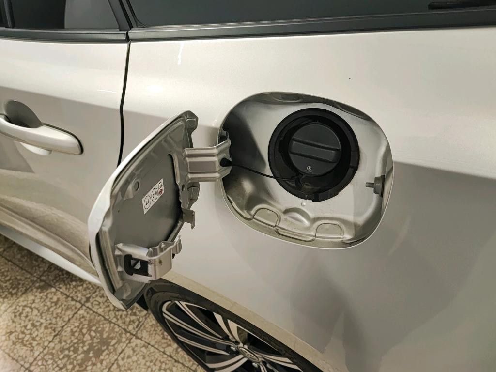 toyota-corolla-2022-hibrido-1800cc