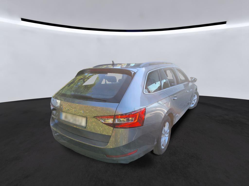 skoda-superb-2022-diesel-2000cc