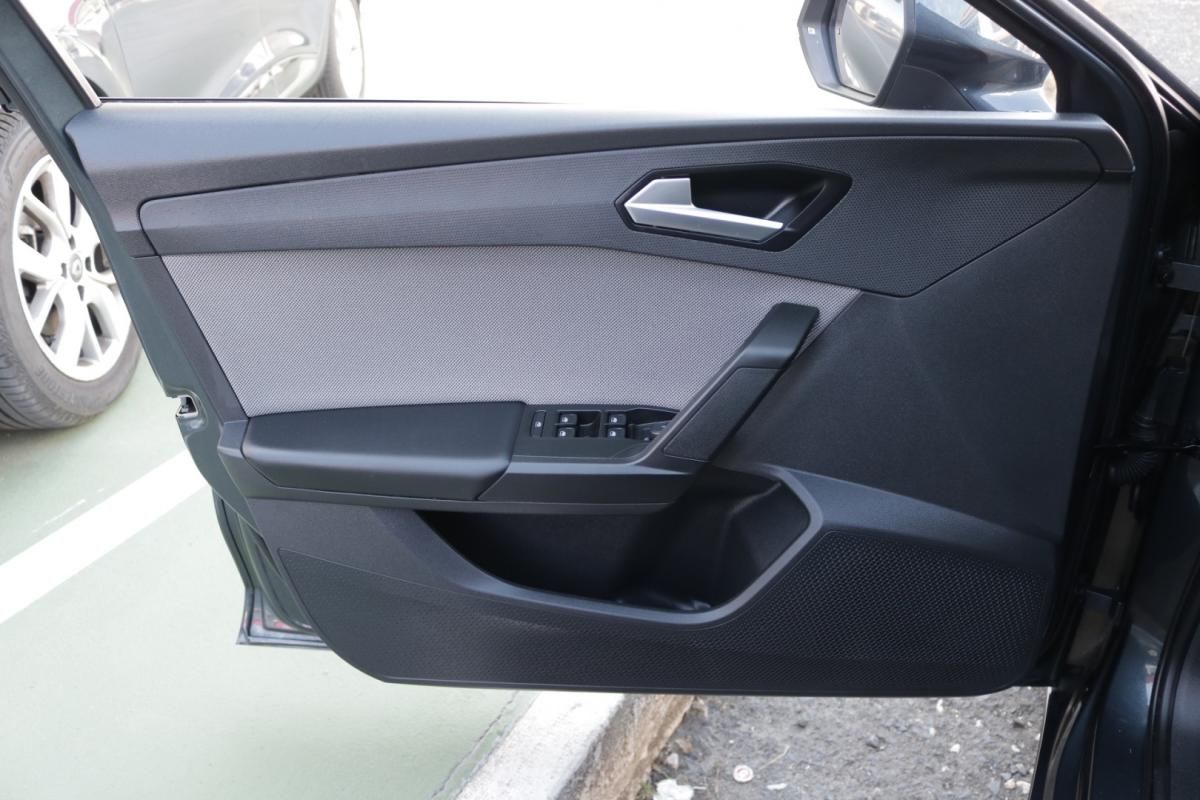 seat-leon-st-2023-diesel-2000cc