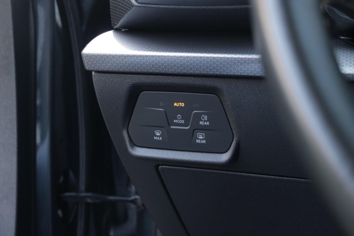 seat-leon-st-2023-diesel-2000cc