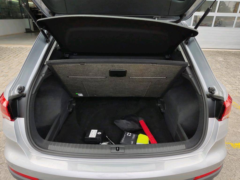 audi-q3-2023-diesel-2000cc