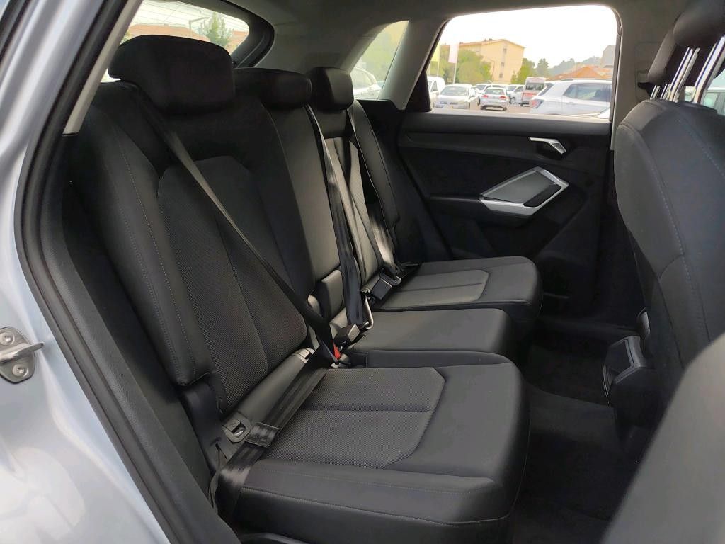 audi-q3-2023-diesel-2000cc