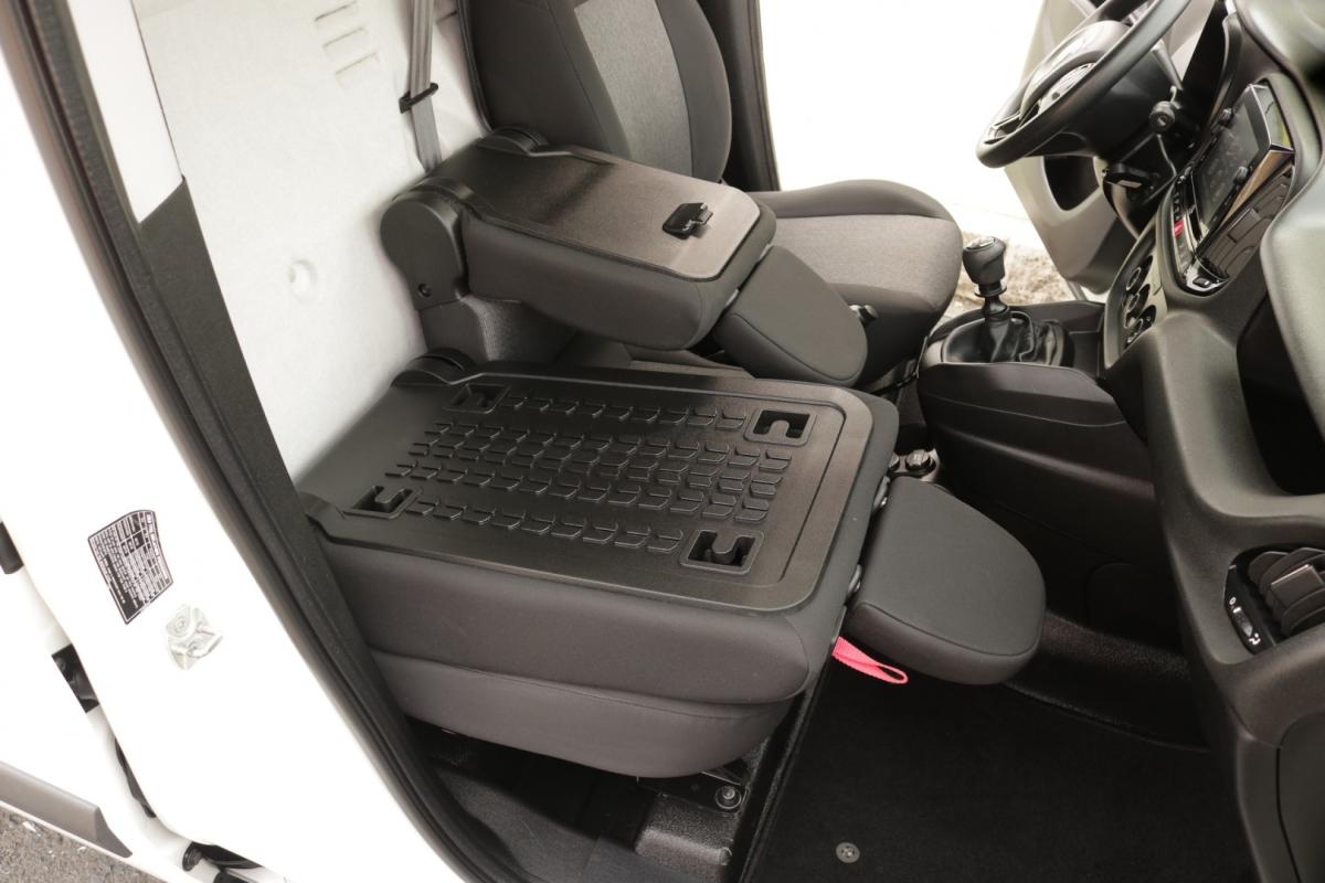 fiat-doblo-2022-diesel-1600cc
