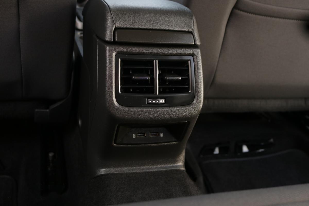 seat-leon-2019-diesel-1600cc