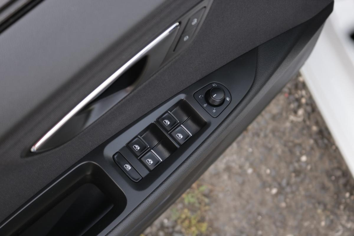 seat-leon-2019-diesel-1600cc