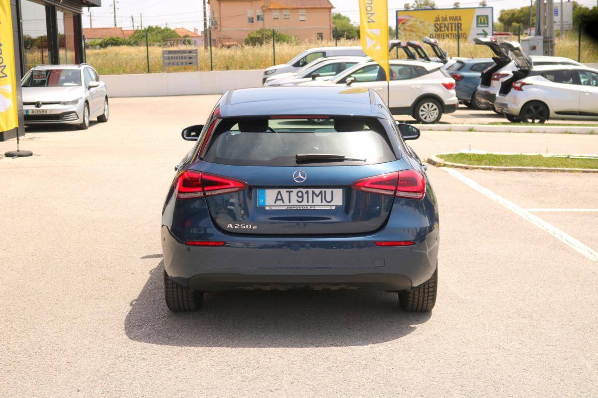 mercedes-benz-classe-a-2022-hibrido-1400cc