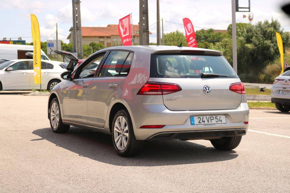 volkswagen-golf-2018-diesel-1600cc