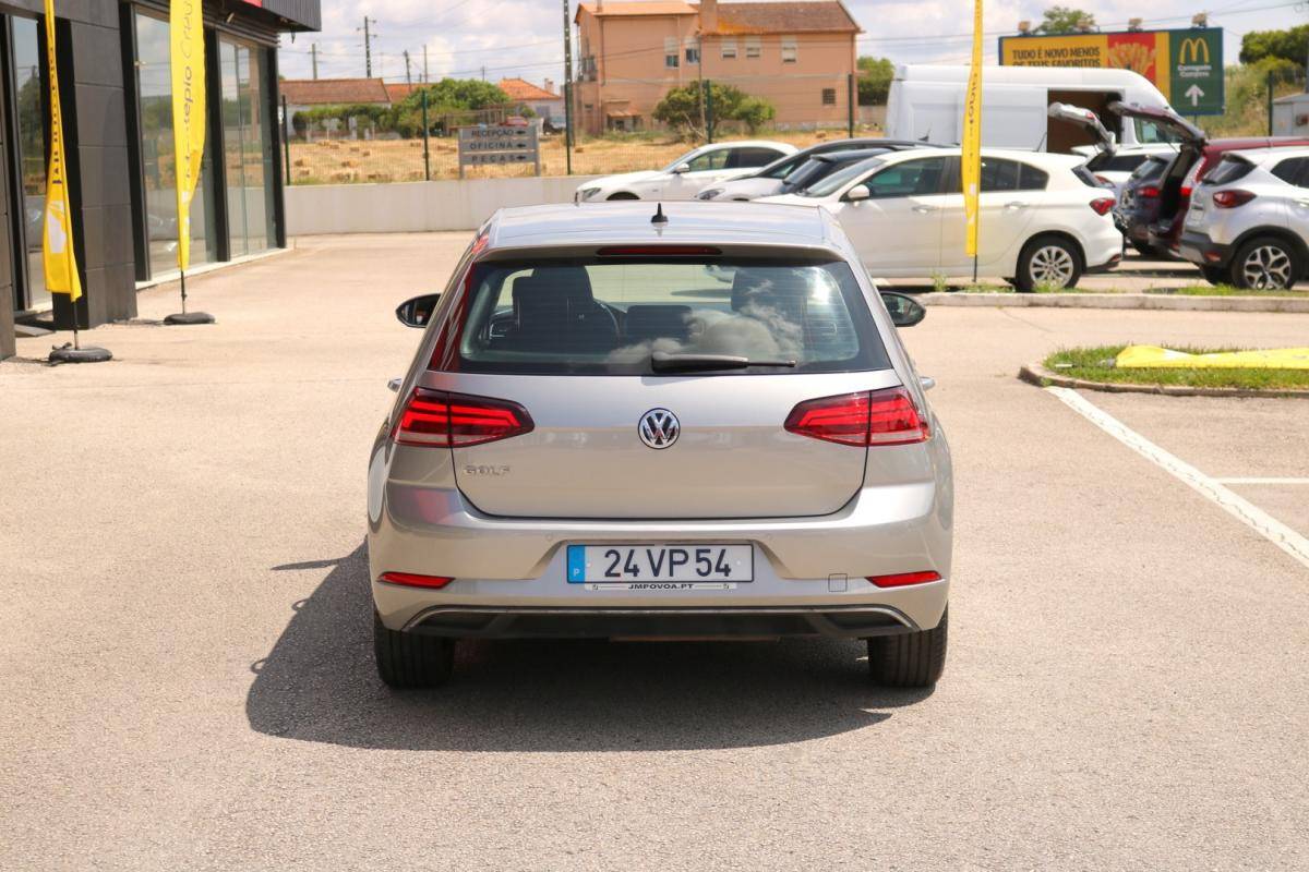 volkswagen-golf-2018-diesel-1600cc