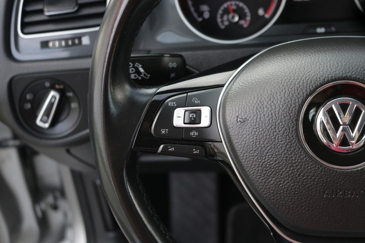 volkswagen-golf-2018-diesel-1600cc