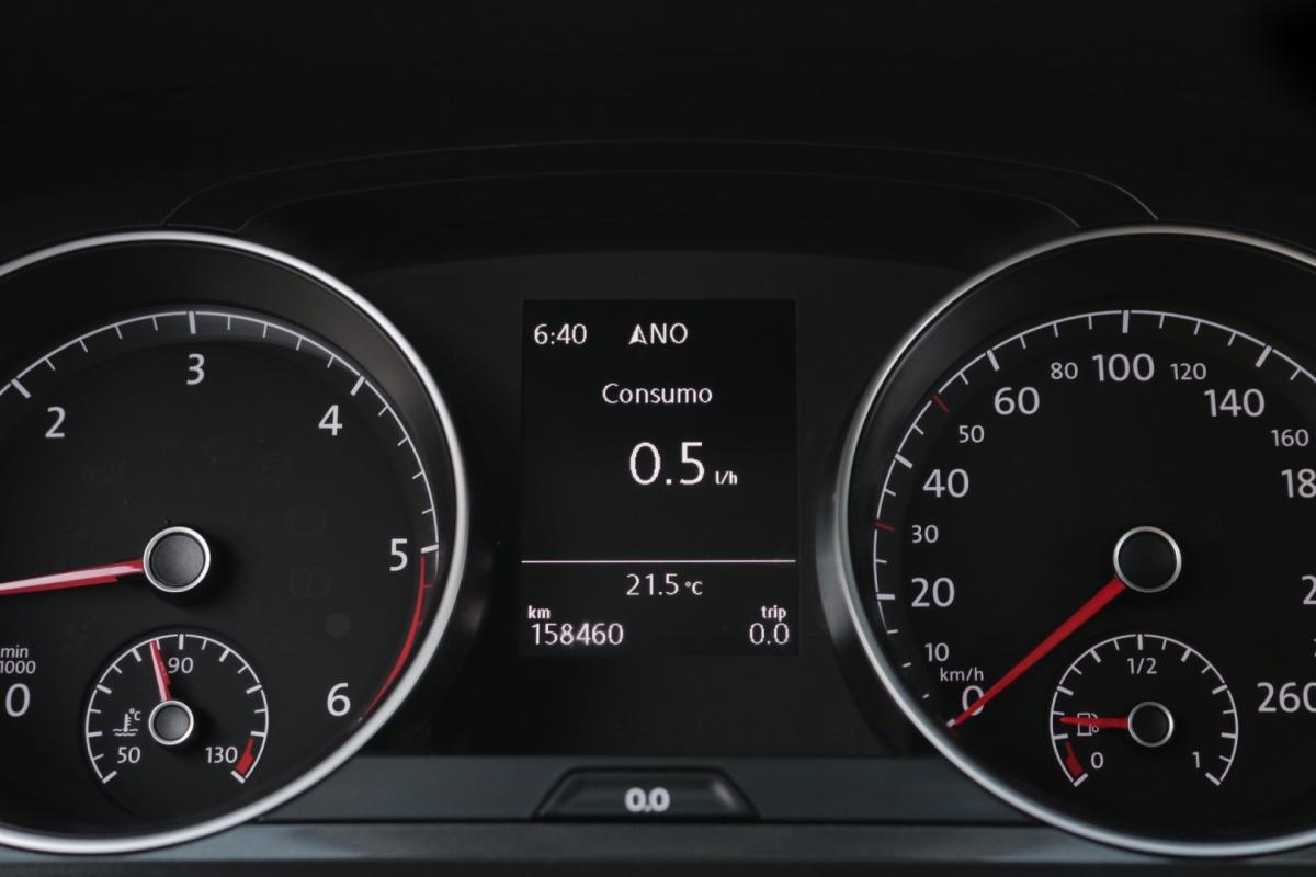 volkswagen-golf-2018-diesel-1600cc