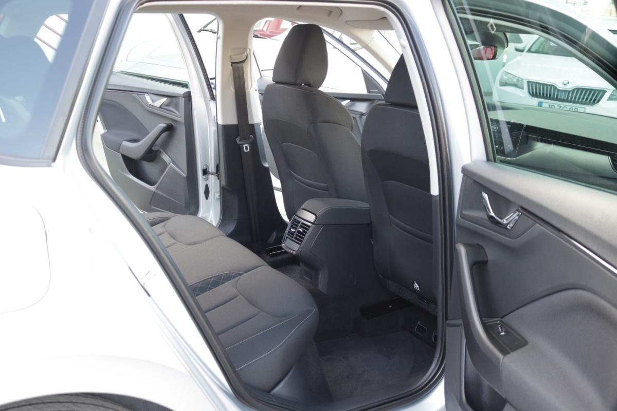 skoda-kamiq-2023-gasolina-1000cc