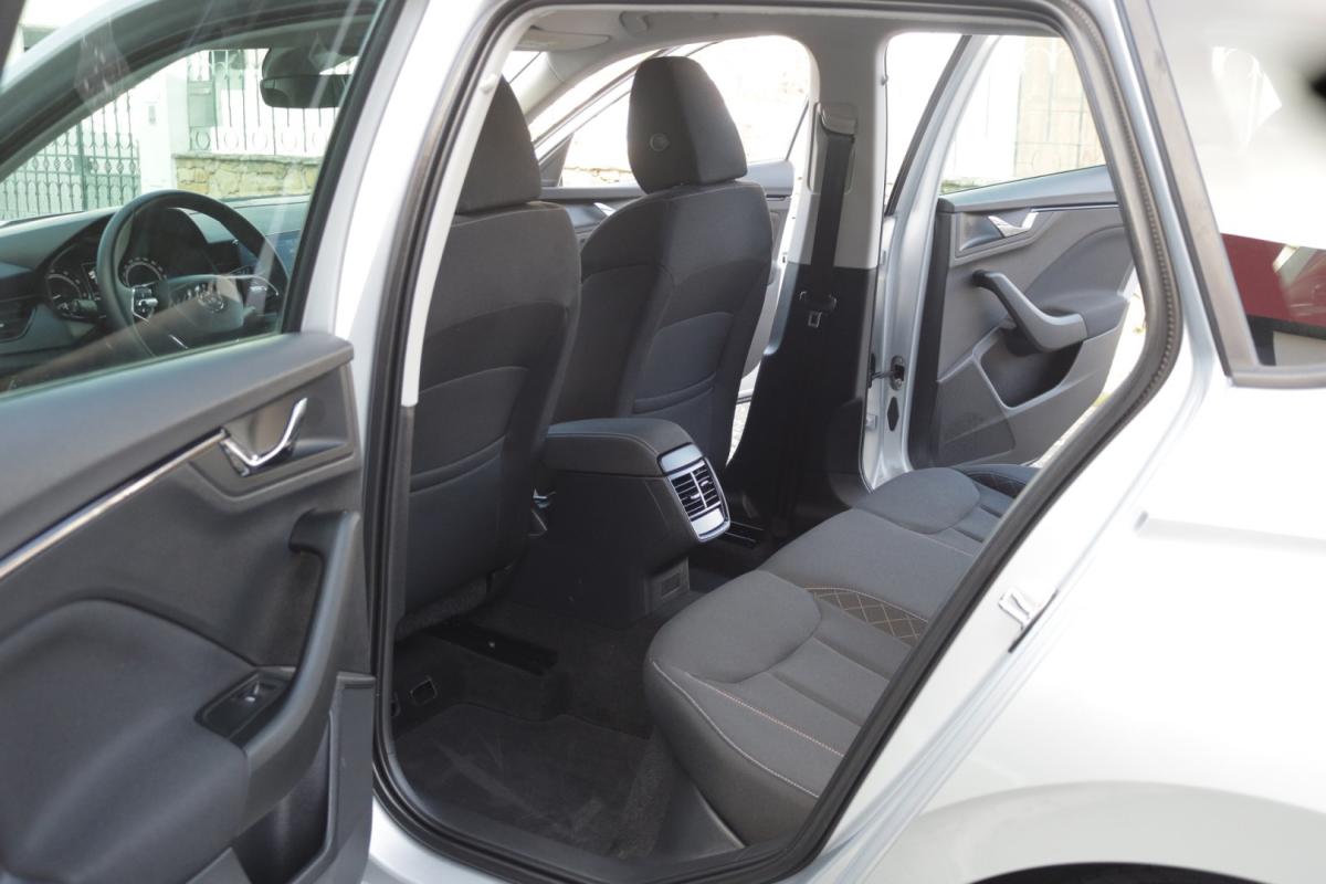 skoda-kamiq-2023-gasolina-1000cc