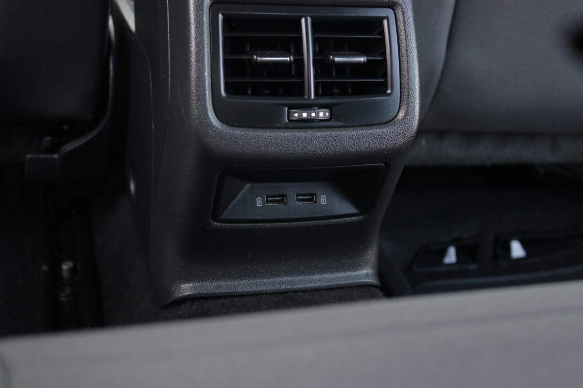 seat-leon-2019-diesel-1600cc