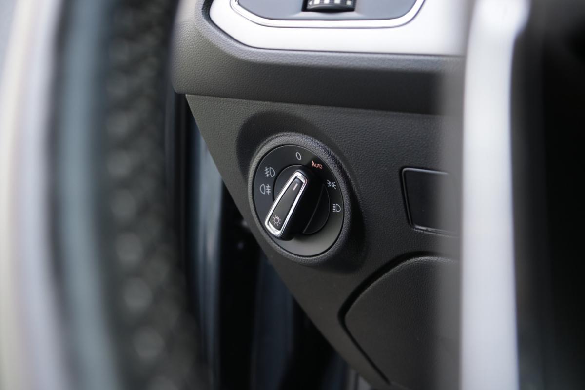 seat-leon-2019-diesel-1600cc