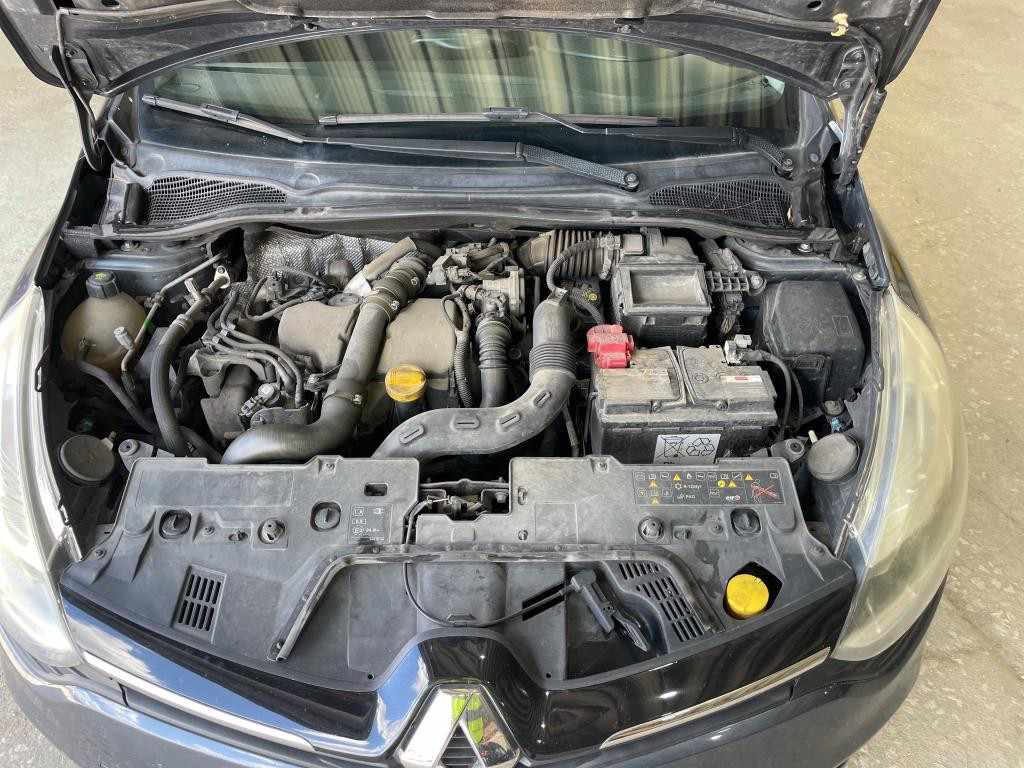 renault-clio-sport-tourer-2017-diesel-1500cc
