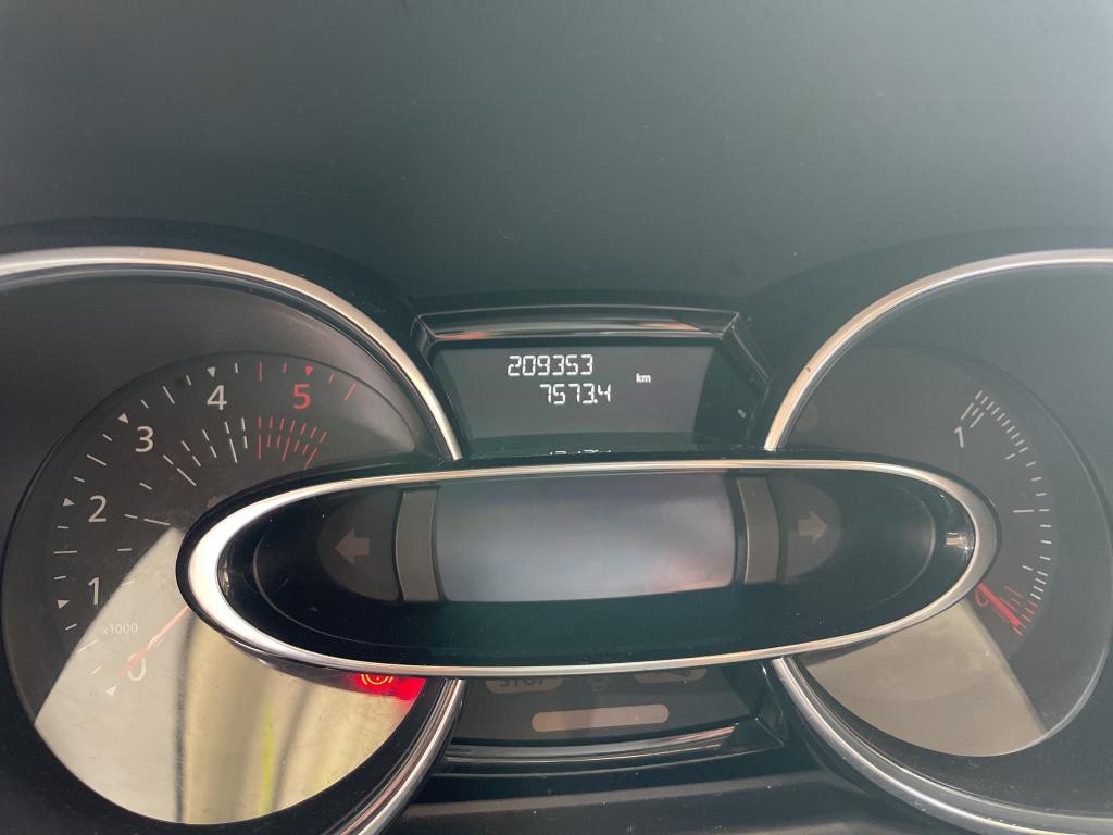 renault-clio-sport-tourer-2017-diesel-1500cc