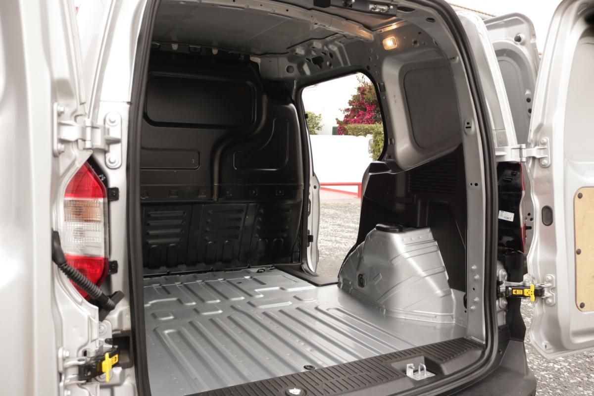 ford-transit-2022-diesel-1500cc