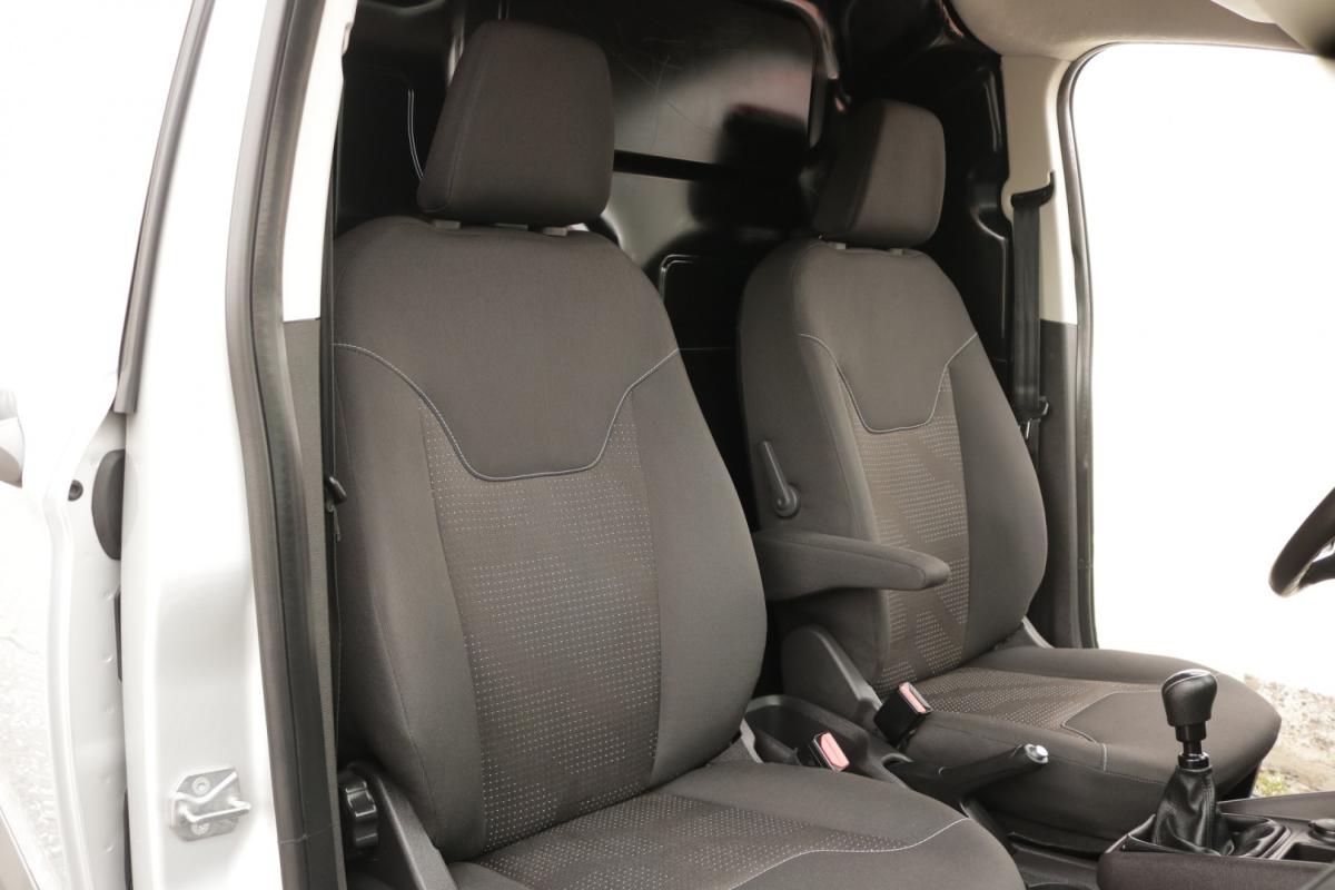 ford-transit-2022-diesel-1500cc