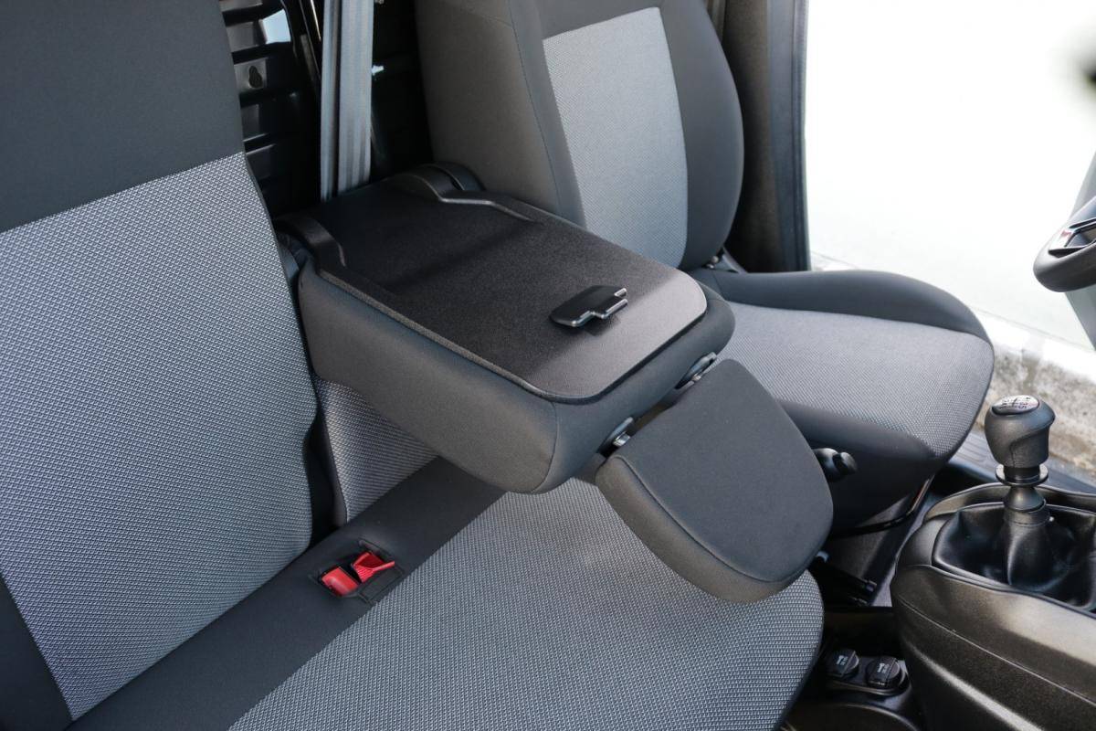 fiat-doblo-2023-diesel-1600cc