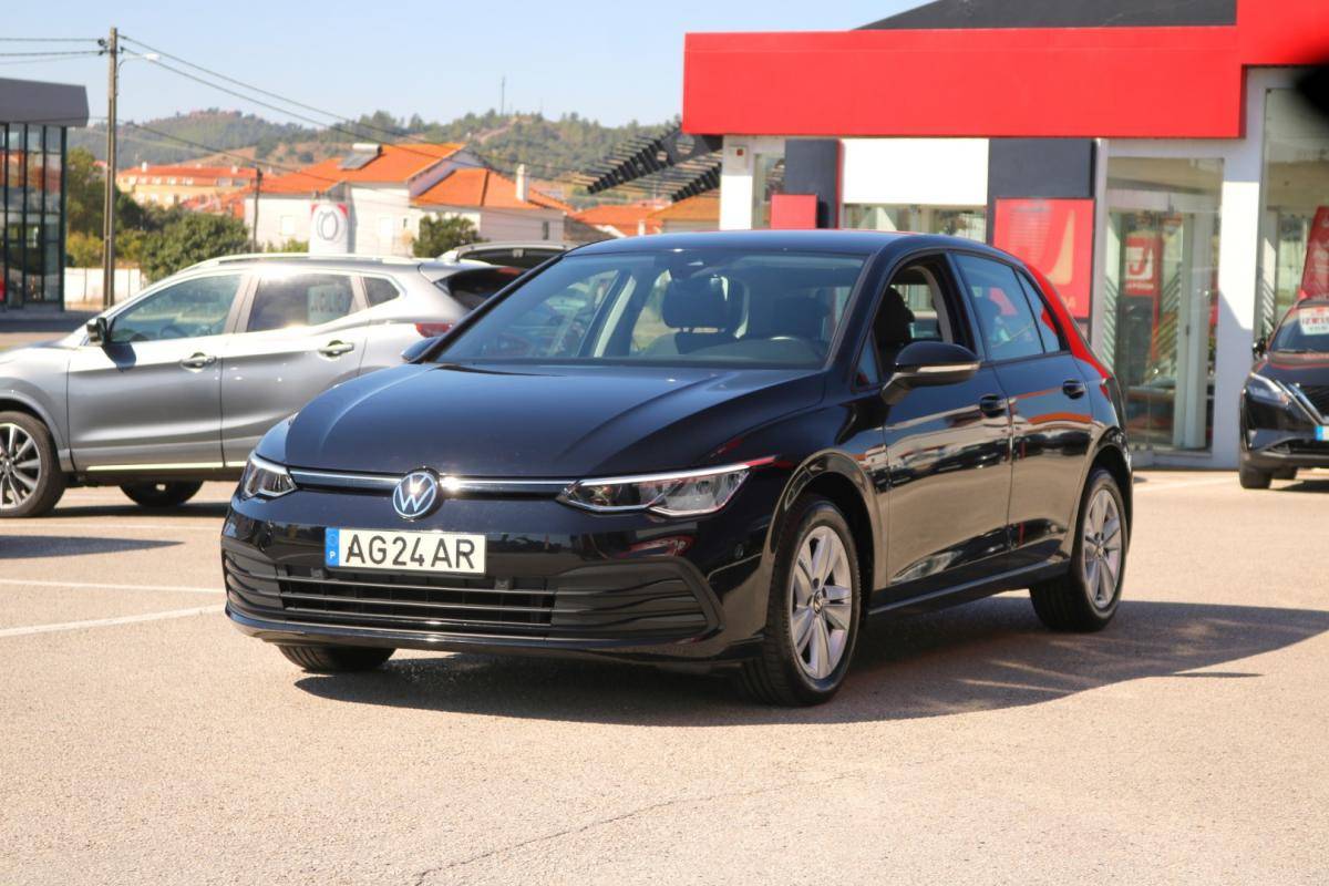 volkswagen-golf-2021-diesel-2000cc